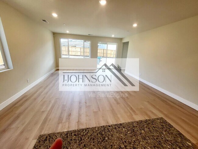 Building Photo - 16972 Bernstein Ave