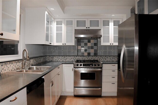 Building Photo - 4804 Caswell Ave