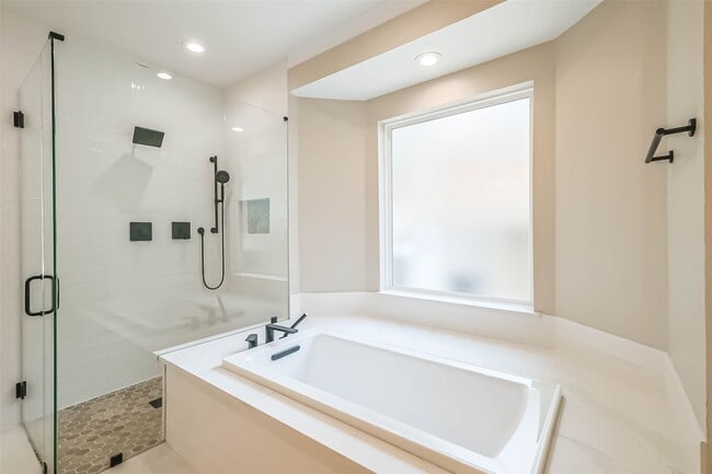 Building Photo - 3314 Winding Lake Way