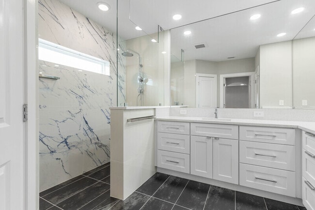 Building Photo - 12 Wheeler Ln