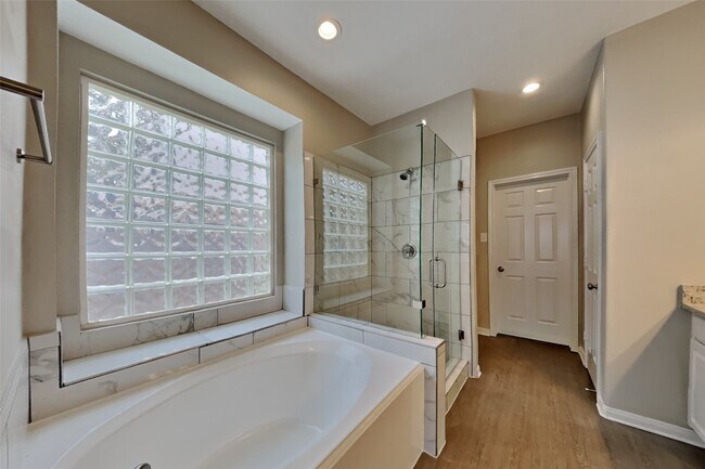 Building Photo - 12722 Crater Lake Ct
