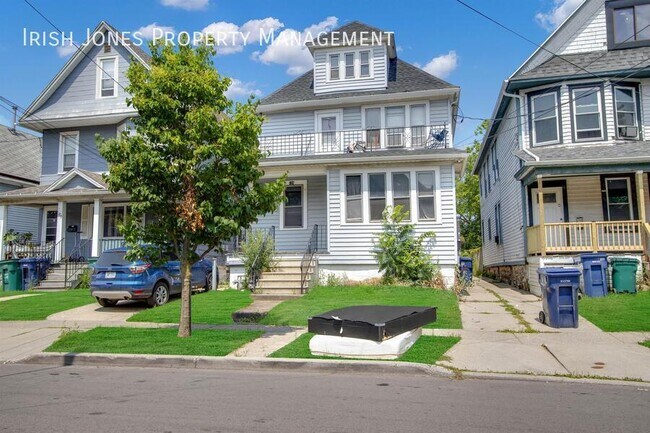 Primary Photo - 104 Grote St