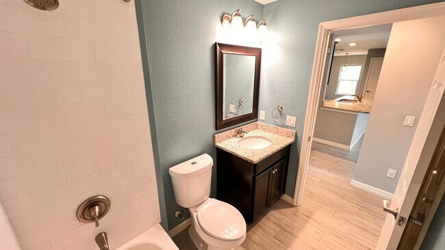 Building Photo - BEAUTIFUL 3/2 w/ office HOME in Deltona!