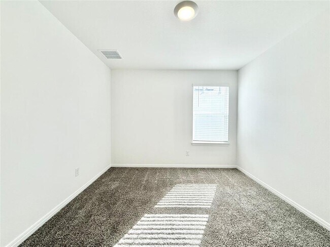 Building Photo - 598 Gladiola Lp
