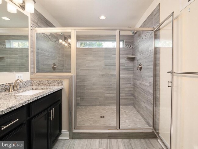 Building Photo - 1221 Orchid Rd