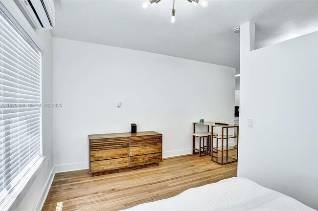 Building Photo - 1656 Polk St