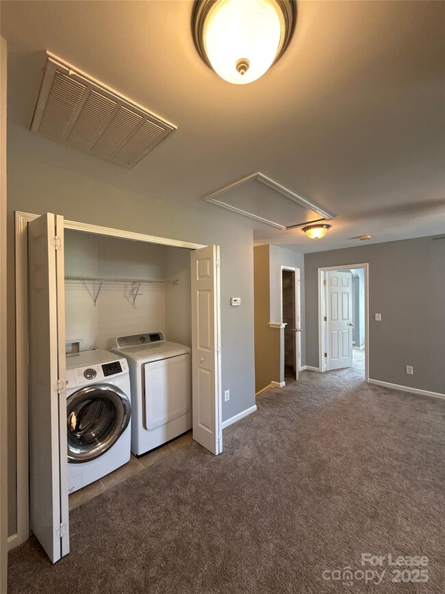 Building Photo - 4819 Abercromby St