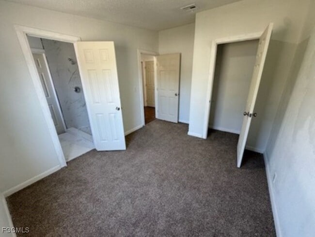 Building Photo - 340 S Jinete St