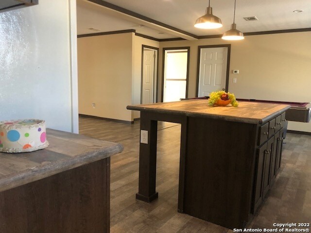 Building Photo - 833 CIMARRON-