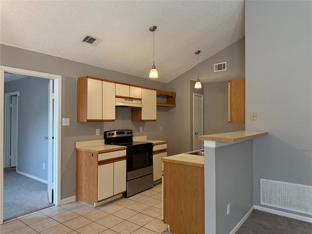 Building Photo - 307 Teakwood Ln