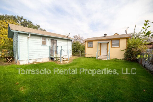 Building Photo - 611 Rochambeau St