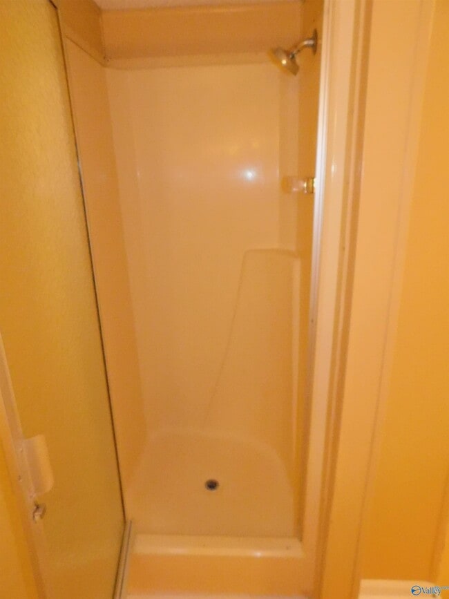 Building Photo - 498 Berry Hollow Rd