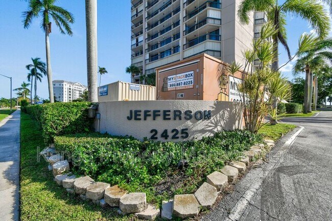 Building Photo - 2425 Presidential Way