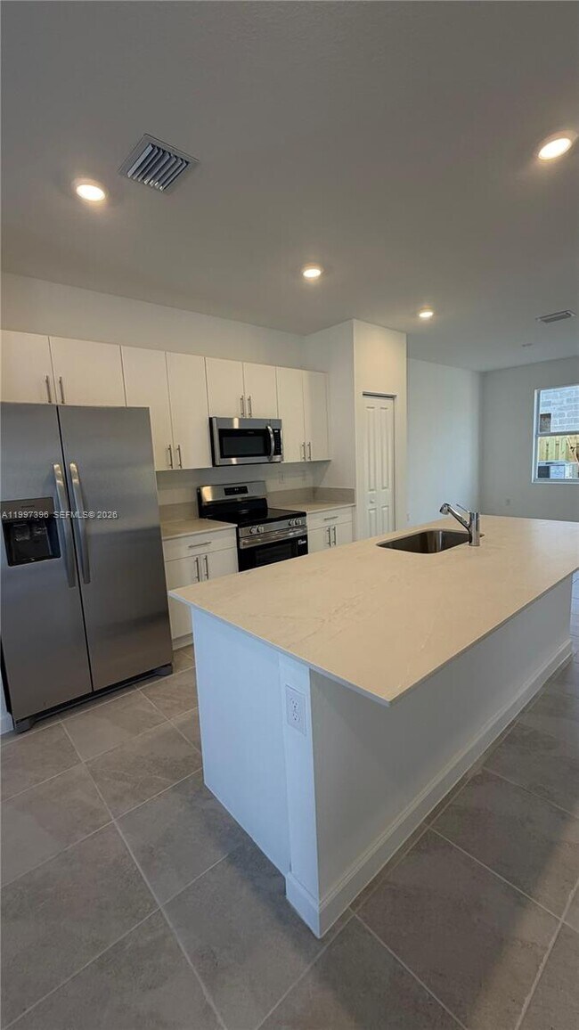 Building Photo - 1087 NW 2nd Ter