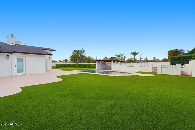 Building Photo - 6302 E Cochise Rd