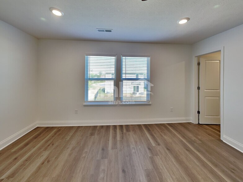 Building Photo - 218 Rustic Barn Ct