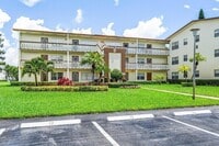 Building Photo - 74 Mansfield B