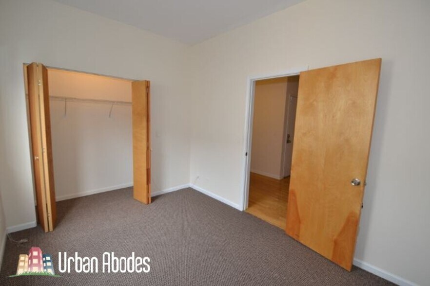 Building Photo - 1743 W North Ave