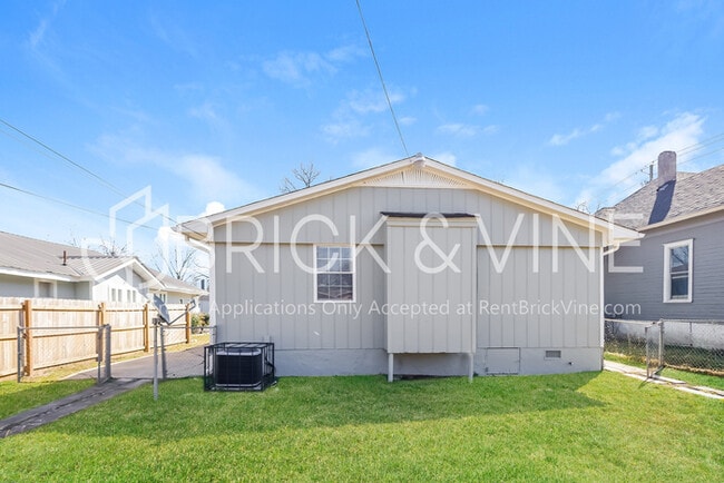 Building Photo - 2818 Avenue G