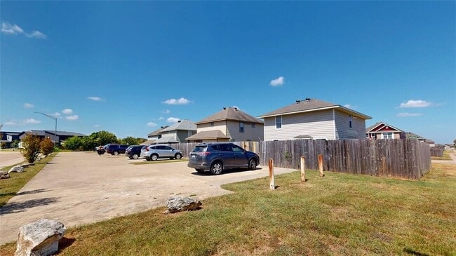 Building Photo - 4140 McFarland Dr