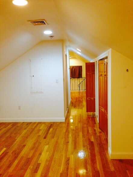 Building Photo - 58 Puritan Road