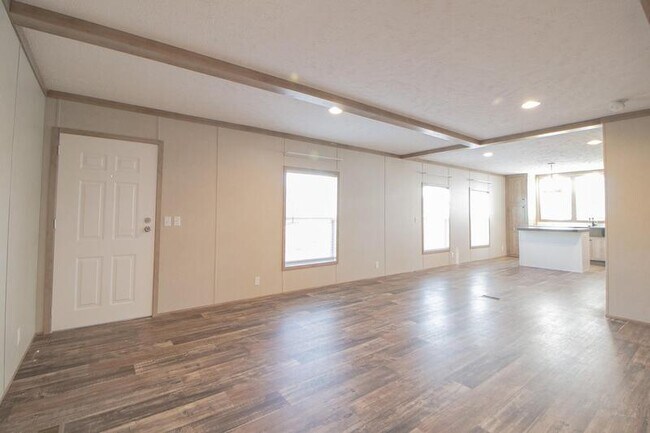 Building Photo - 1501 Thompsonville Ln