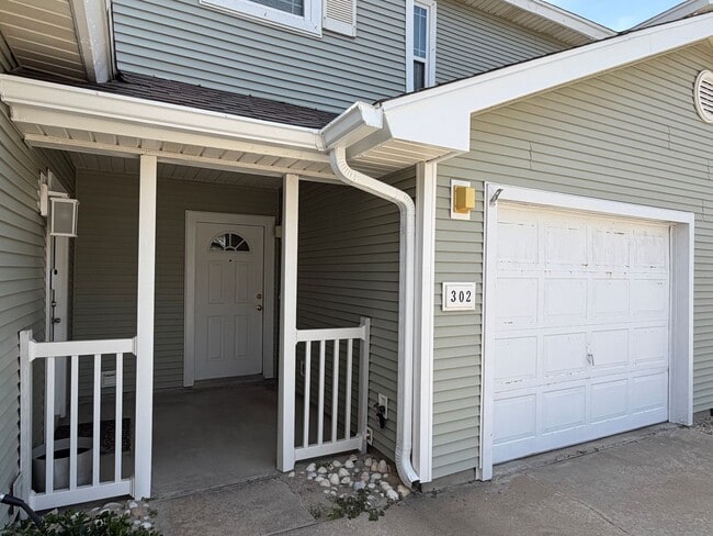 Building Photo - 14901 Windward Dr
