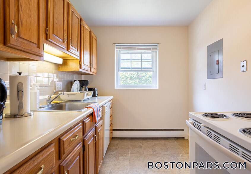 Building Photo - 1 Brattle Dr
