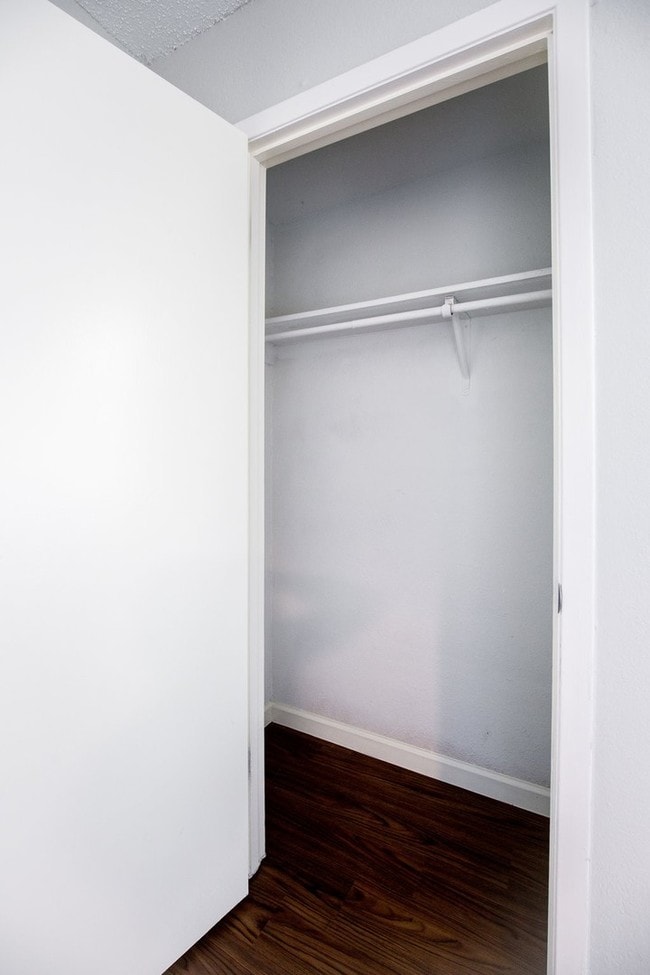 Building Photo - 9903 Roxanna Drive