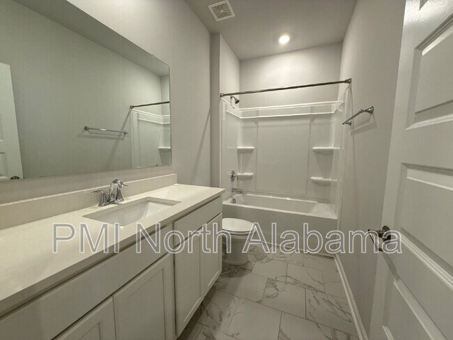 Building Photo - 280 Shangrila Wy