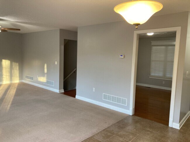 Building Photo - 100 Twin Lakes Dr