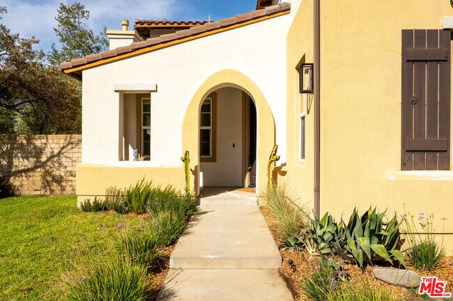 Building Photo - 1952 Hazel Nut Ct