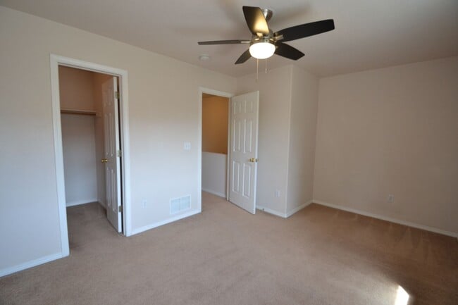 Building Photo - 2 Bed 1.5 Bath Briargate Townhome w/AC