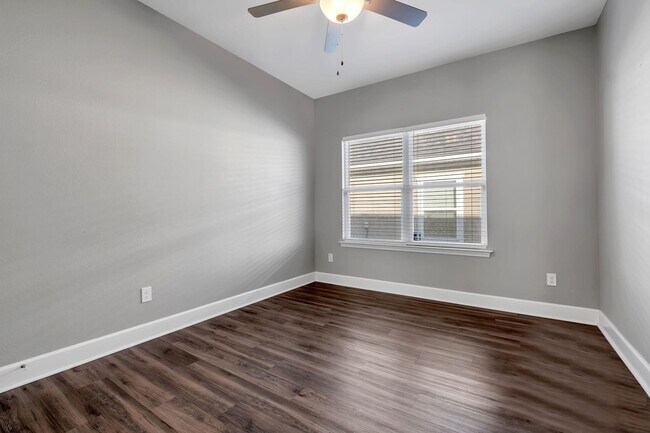 Building Photo - 4497 River Breeze Ln