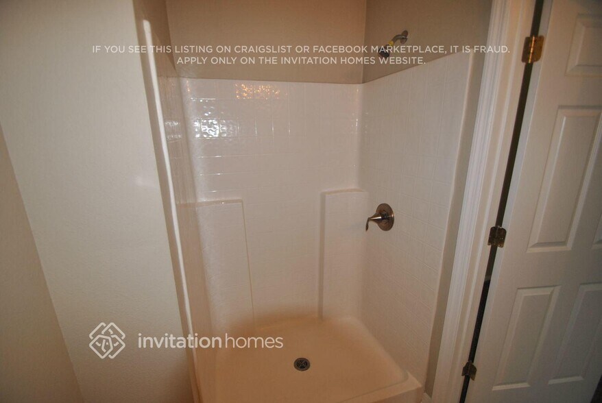 Building Photo - 2034 5th Ave