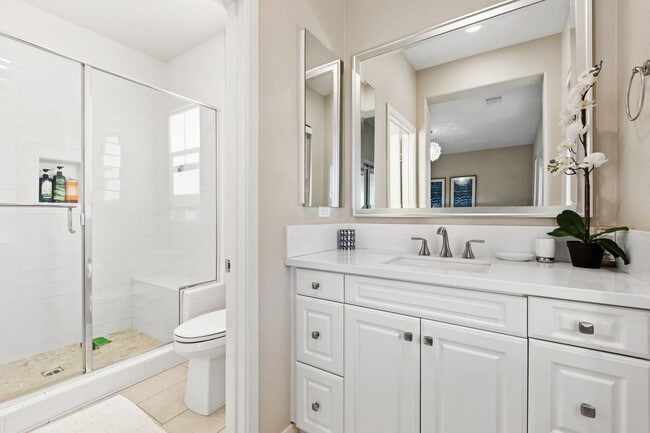 Building Photo - Beautiful 5 bedroom home in Heart of Carme...