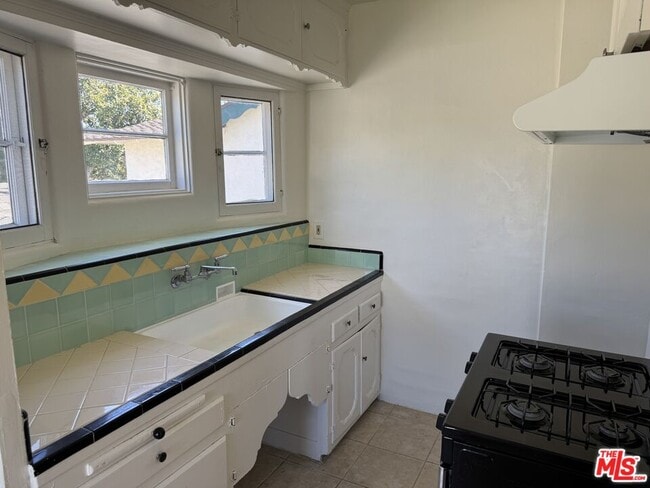 Building Photo - 409 N Monterey St