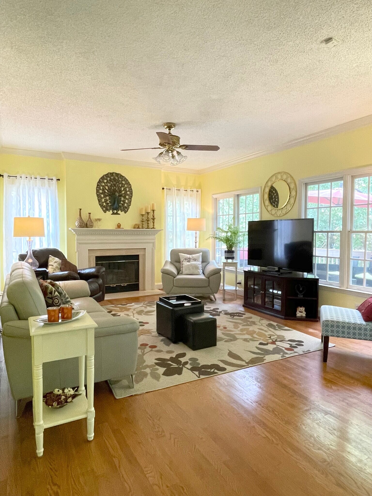 Family living room (the yellow color paint is replaced by white recently) - 4210 Shoal Creek Dr