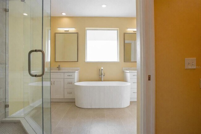 Building Photo - 3204 W Empedrado St