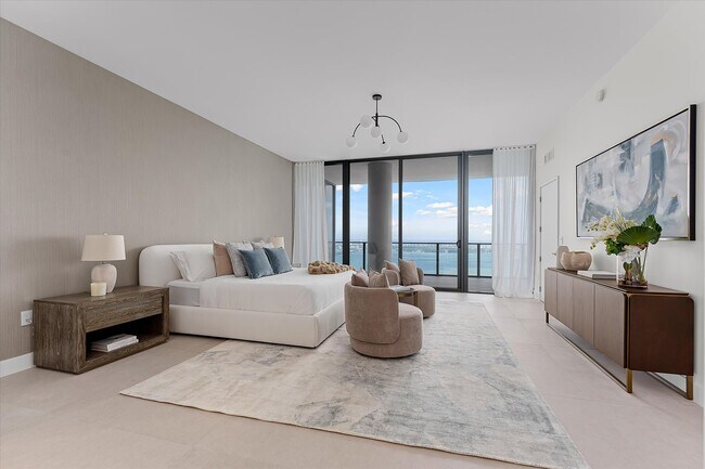 Building Photo - 700 NE 24th St