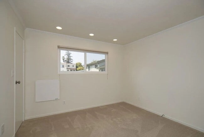 Building Photo - 1600 Garden St