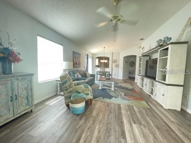 Building Photo - 2427 Chestnut Terrace