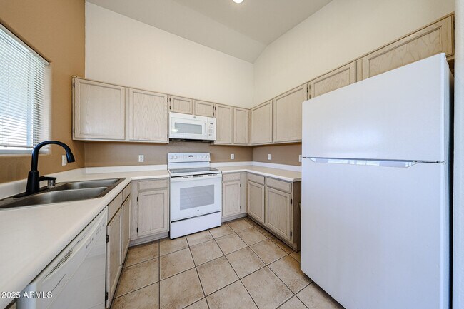 Building Photo - 3211 W Abraham Ln