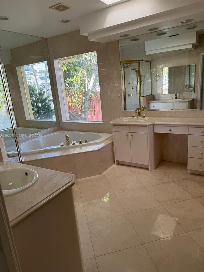 Building Photo - 2015 Arch Creek Dr