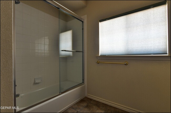 Building Photo - 6732 Pearl Ridge Dr