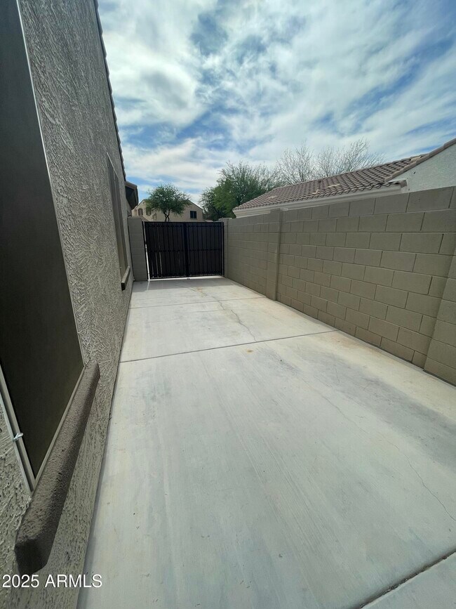 Building Photo - 3810 S Star Canyon Dr