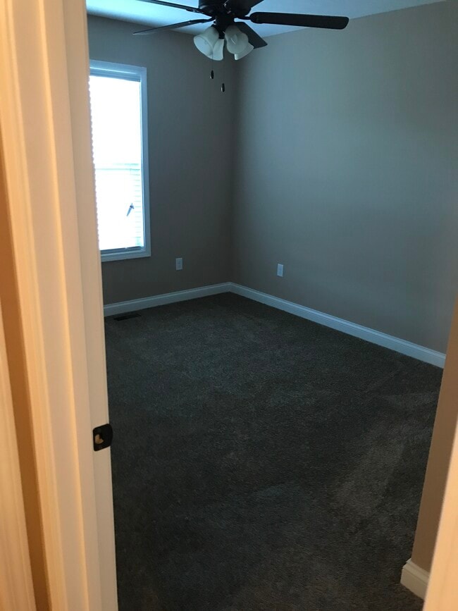 Building Photo - 1474 N POINTE Wy