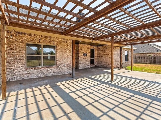 Building Photo - 225 Kristi Path