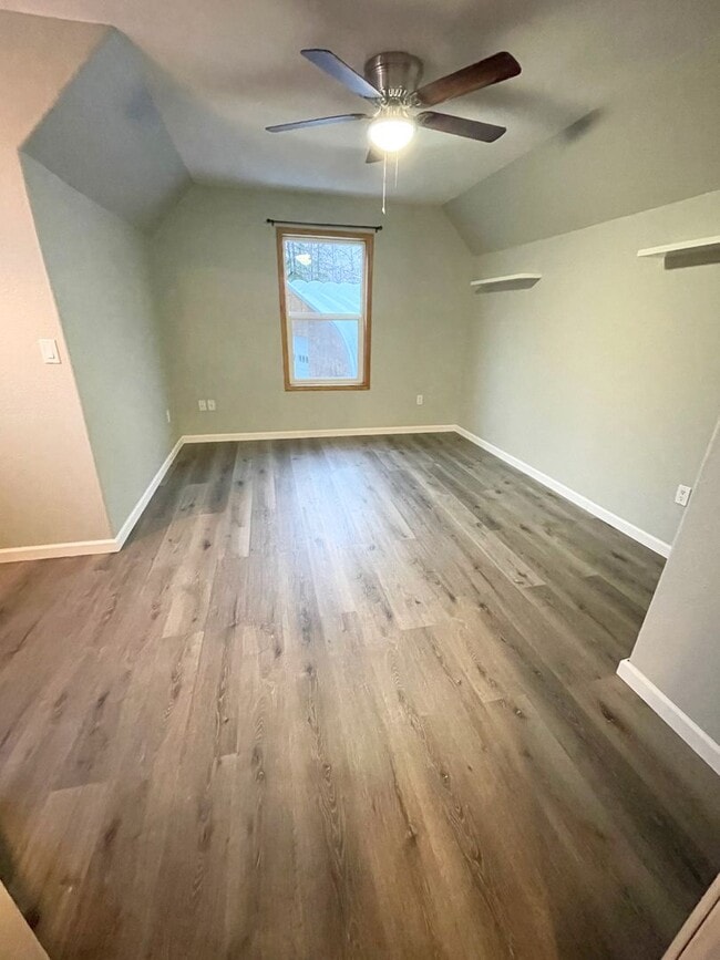 Building Photo - Large 4 bd, 2.5 bath home for rent in Nort...