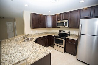 Building Photo - Beautiful 2B/2B Apartment in FWB in Pristi...